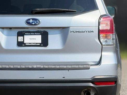 Used 2018 Subaru Forester 2.5i Premium AWD/4WD image 14