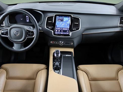 Certified 2023 Volvo XC90 B6 Ultimate w/ Protection Package Premier AWD/4WD image 17