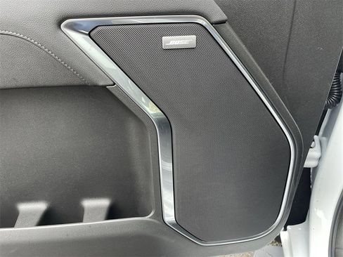 New 2026 GMC Sierra 1500 SLT image 25