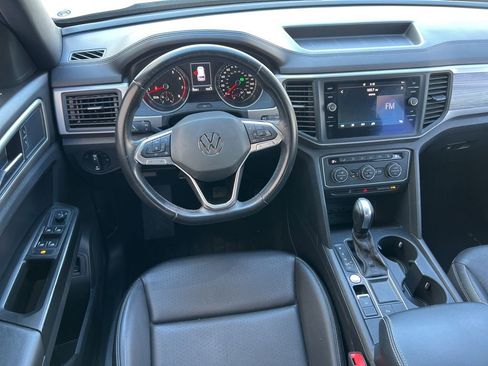 Used 2020 Volkswagen Atlas Cross Sport SE w/ Towing Package image 14