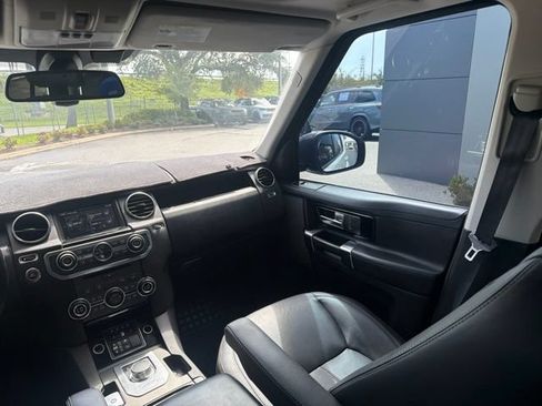 Used 2016 Land Rover LR4 HSE LUX AWD/4WD image 9