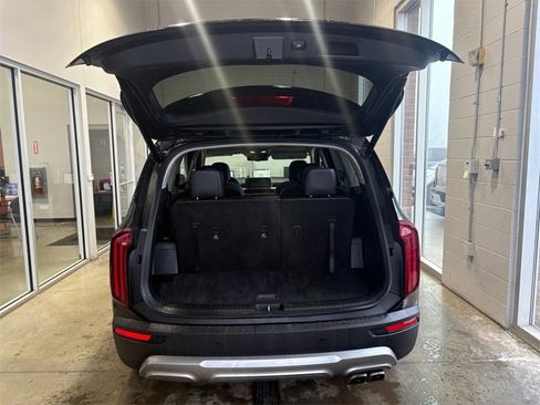 Used 2020 Kia Telluride EX w/ EX Premium Package image 16
