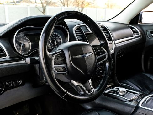 Used 2017 Chrysler 300 Limited w/ Value Package image 19