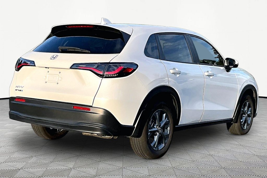 Certified 2026 Honda HR-V LX image 5