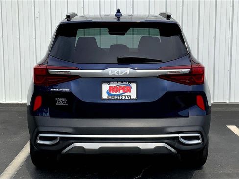 Used 2023 Kia Seltos EX image 4