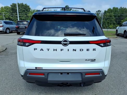 Used 2026 Nissan Pathfinder Platinum AWD/4WD image 17