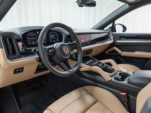 New 2026 Porsche Cayenne Coupe AWD/4WD image 15