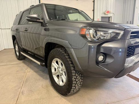 Certified 2022 Toyota 4Runner SR5 Premium w/ Moonroof Package AWD/4WD image 10