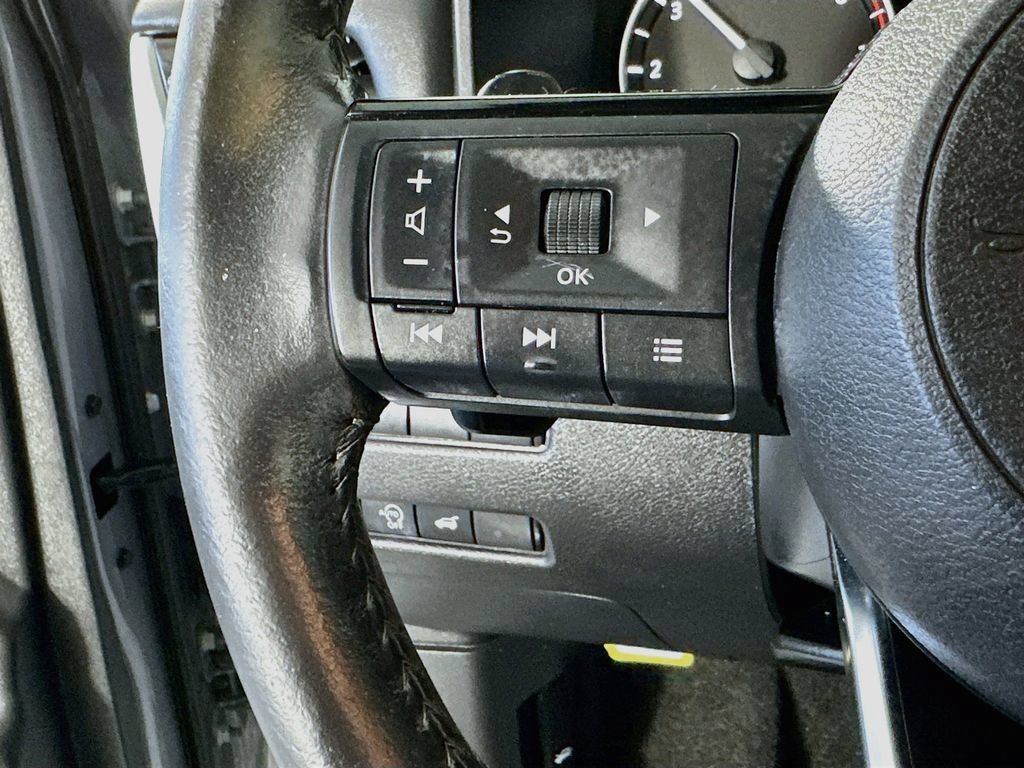 Used 2023 Nissan Rogue SL AWD/4WD image 25
