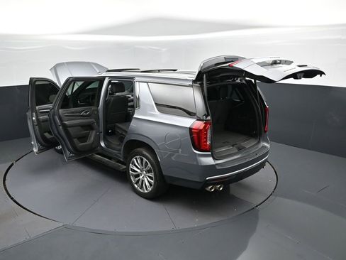 Used 2022 GMC Yukon Denali w/ Denali Premium Package image 2