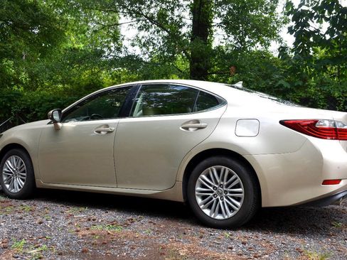 Used 2013 Lexus ES 350 w/ Luxury Pkg FWD image 8