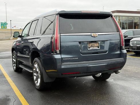 Used 2019 Cadillac Escalade Premium Luxury image 7