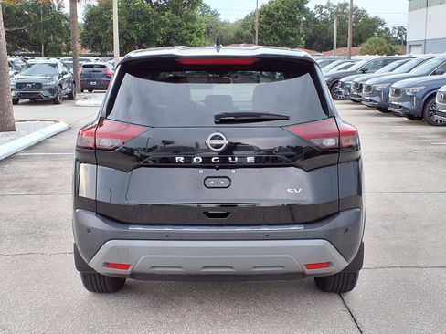 Used 2023 Nissan Rogue SV FWD image 6