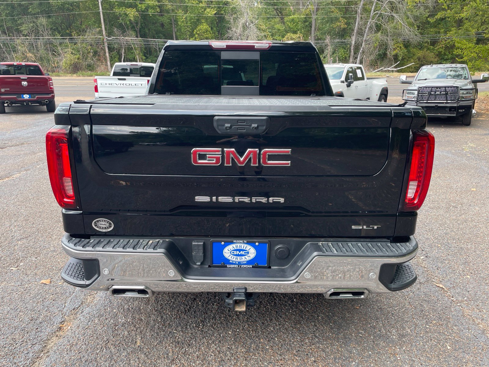 Used 2025 GMC Sierra 1500 SLT AWD/4WD image 5