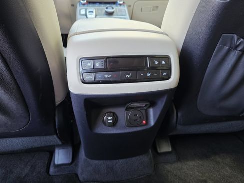 Used 2024 Hyundai Palisade Limited FWD image 16