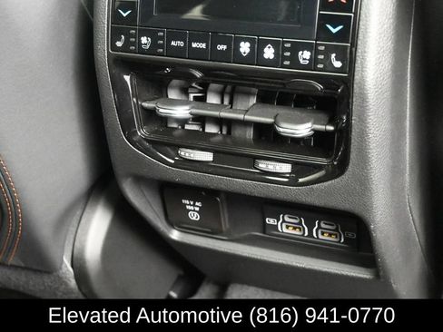 Used 2025 Jeep Grand Cherokee L Summit AWD/4WD image 15