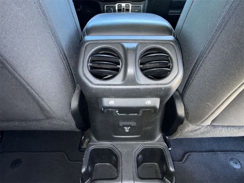Used 2023 Jeep Gladiator Overland image 19