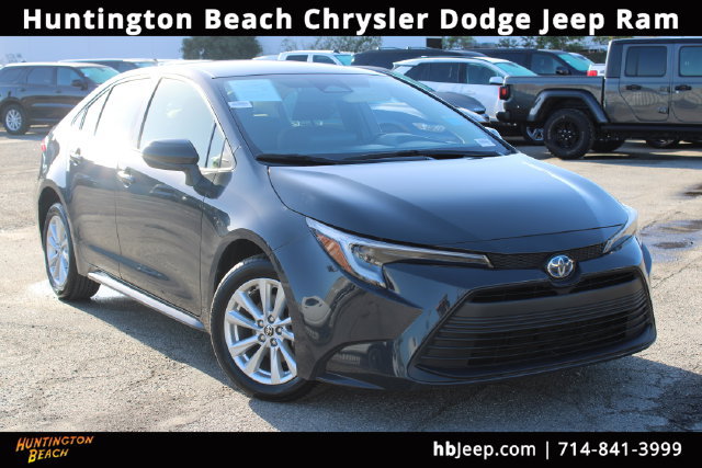 Used 2024 Toyota Corolla LE w/ LE Convenience Package FWD image 1