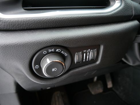 Used 2022 Chrysler Pacifica Pinnacle image 28