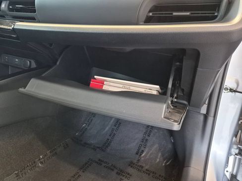 Used 2025 Toyota Prius LE FWD image 26