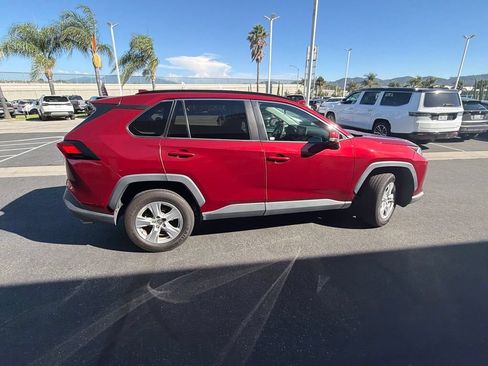 Used 2019 Toyota RAV4 XLE FWD image 9