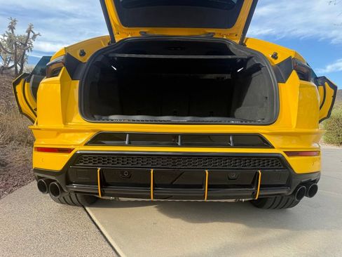 Used 2023 Lamborghini Urus S AWD/4WD image 40