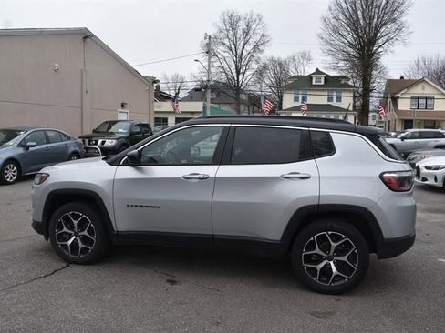 Used 2025 Jeep Compass Limited AWD/4WD image 5
