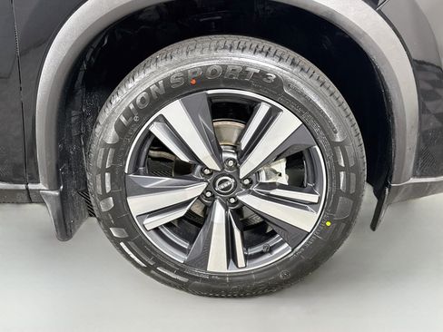 Used 2024 Nissan Rogue SL FWD image 32