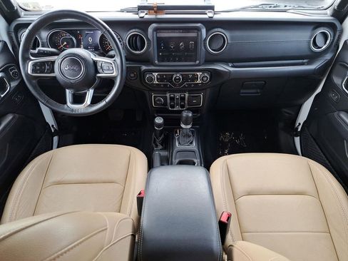 Used 2019 Jeep Wrangler Unlimited Sahara image 15