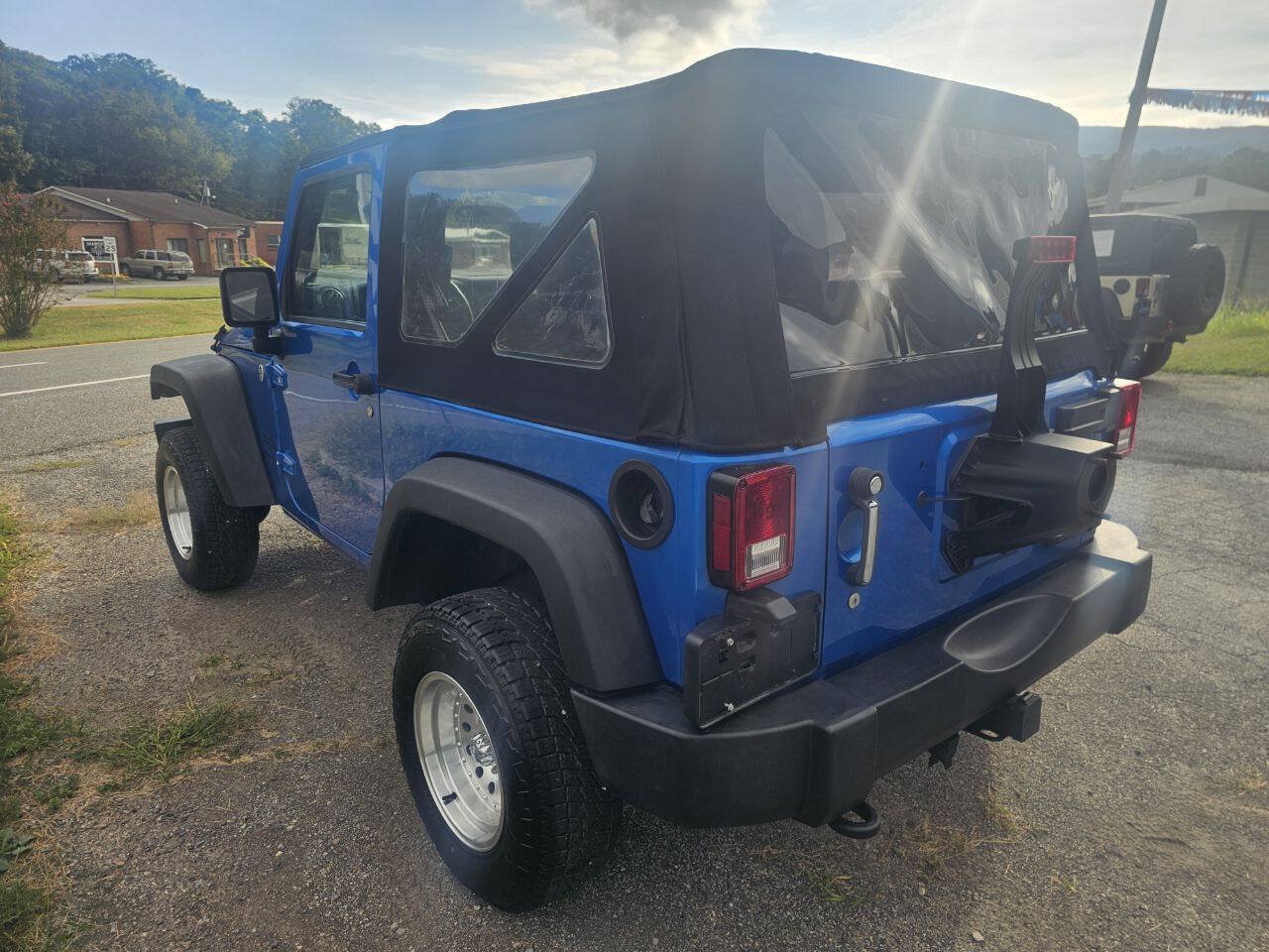 Used 2015 Jeep Wrangler Sport AWD/4WD image 6