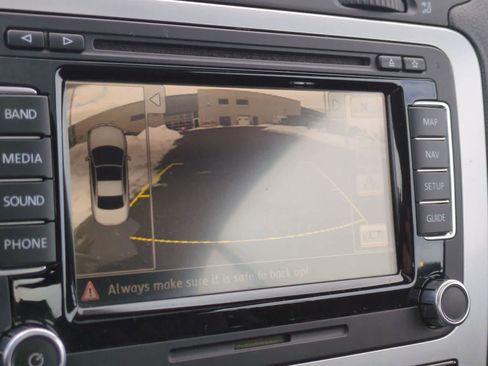 Used 2013 Volkswagen Eos Executive image 30