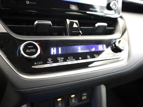 Used 2022 Toyota Corolla Cross XLE w/ Convenience Package image 19