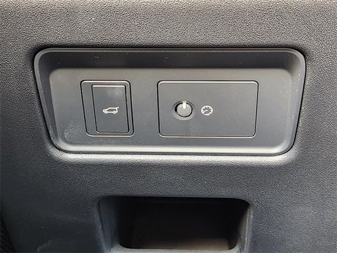 Used 2024 Land Rover Discovery Dynamic SE image 21