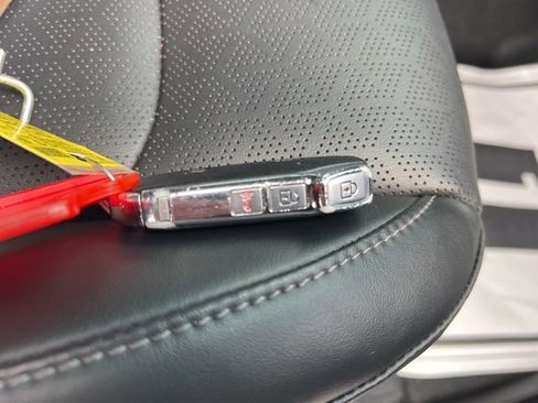 Certified 2021 Kia Sorento S image 38