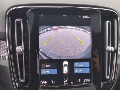 Used 2021 Volvo XC40 T5 R-Design image 25