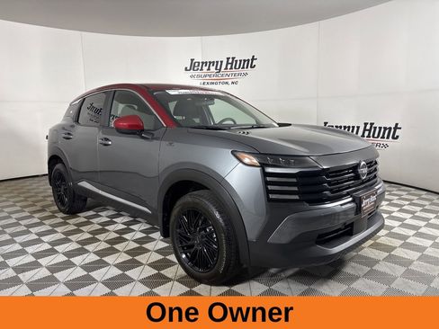 Used 2025 Nissan Kicks SV image 4