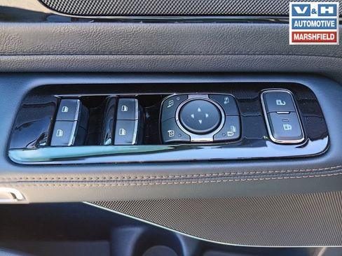 Used 2025 Lincoln Aviator AWD image 15