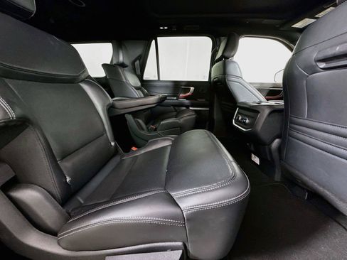 Used 2025 Ford Expedition Max Platinum w/ Stealth Performance Package AWD/4WD image 10