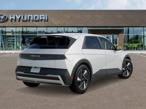 New 2026 Hyundai Ioniq 5 SEL RWD image 4