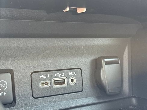 Used 2024 Nissan Sentra SV FWD image 15