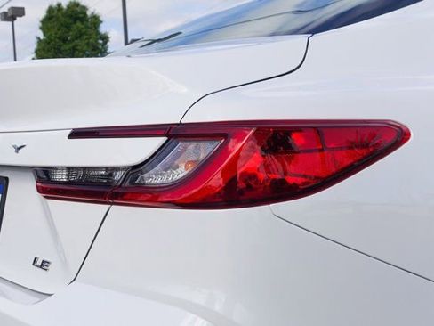 Used 2025 Toyota Camry LE FWD image 5