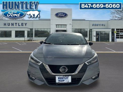 Used 2020 Nissan Versa SR w/ Convenience Package image 3