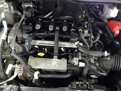 Used 2021 Nissan Versa SV image 19