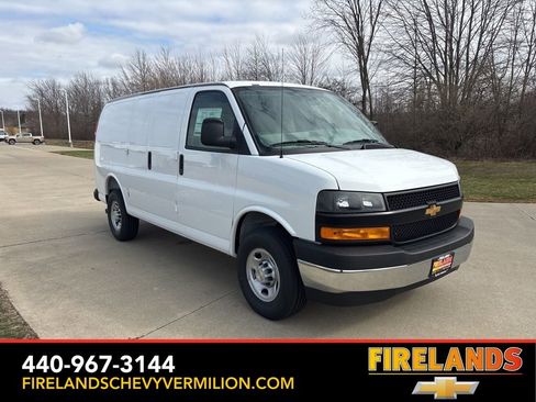 New 2026 Chevrolet Express 3500 image 11