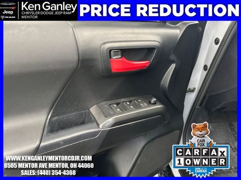 Used 2019 Toyota Tacoma TRD Sport image 11