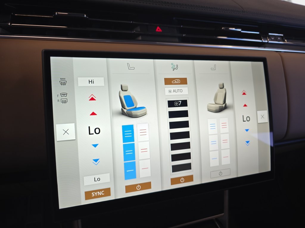 New 2026 Land Rover Range Rover SE AWD/4WD image 17