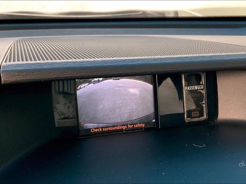 Used 2013 Toyota Sienna LE image 26