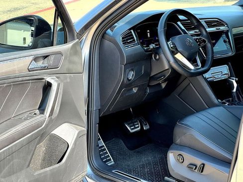 Certified 2023 Volkswagen Tiguan SE R-Line FWD image 11