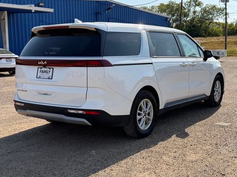 Used 2022 Kia Carnival LX FWD image 7