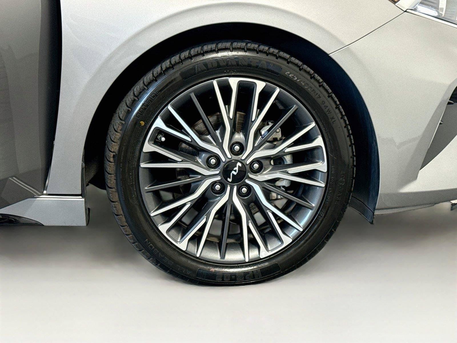 Used 2024 Kia Forte GT-Line w/ GT-Line Premium Package FWD image 32